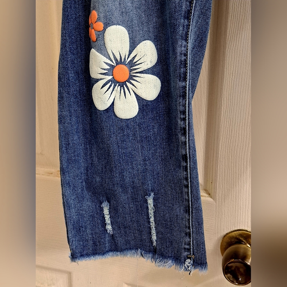 Distressed Blue Ankle Length Stretch Jeans w/ Spring Daisy Floral Decals Cute